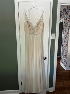 Truvelle Nicolet Lace-Detail Cream Chiffon Wedding Dress